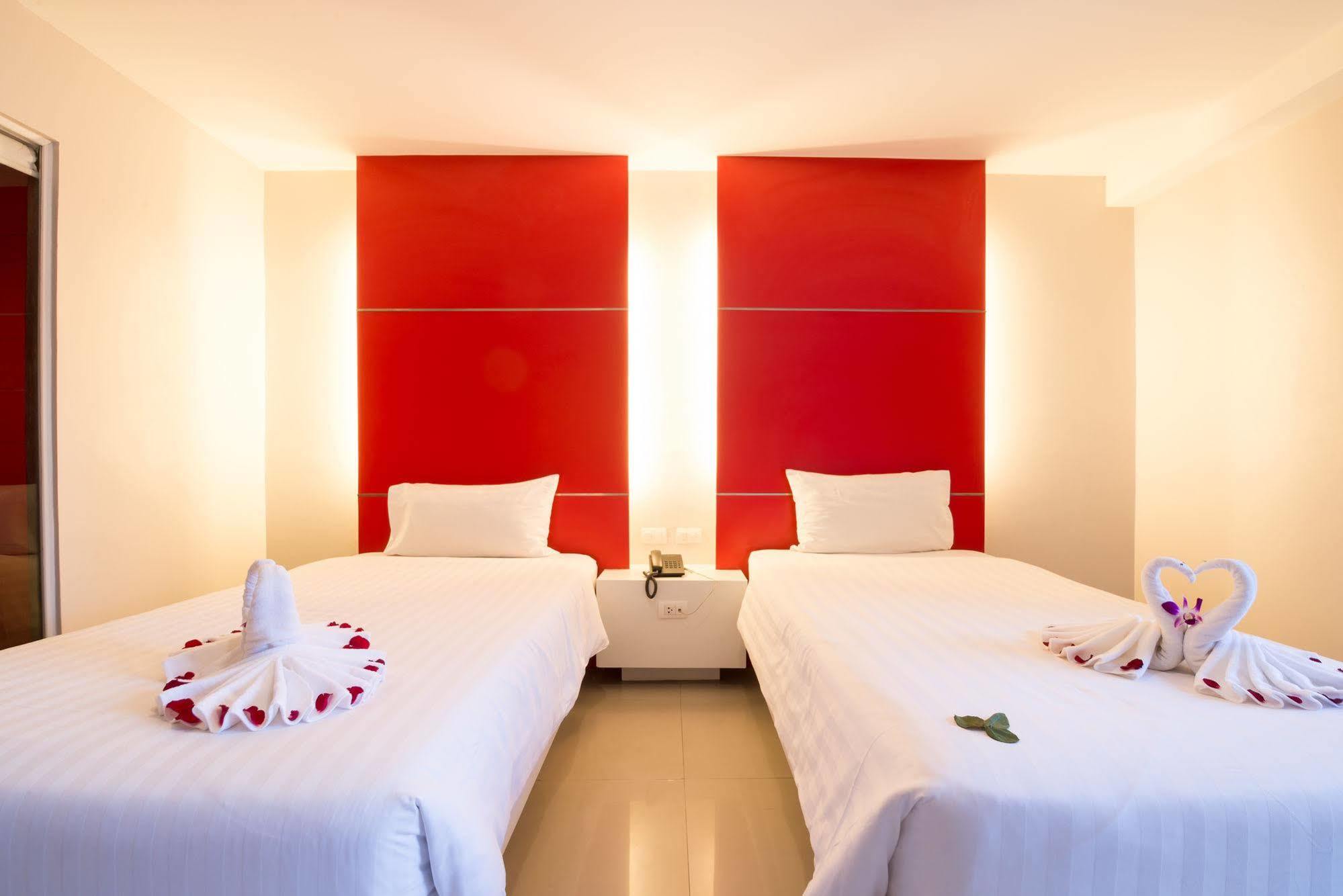 Alfresco Phuket Hotel Patong Dış mekan fotoğraf