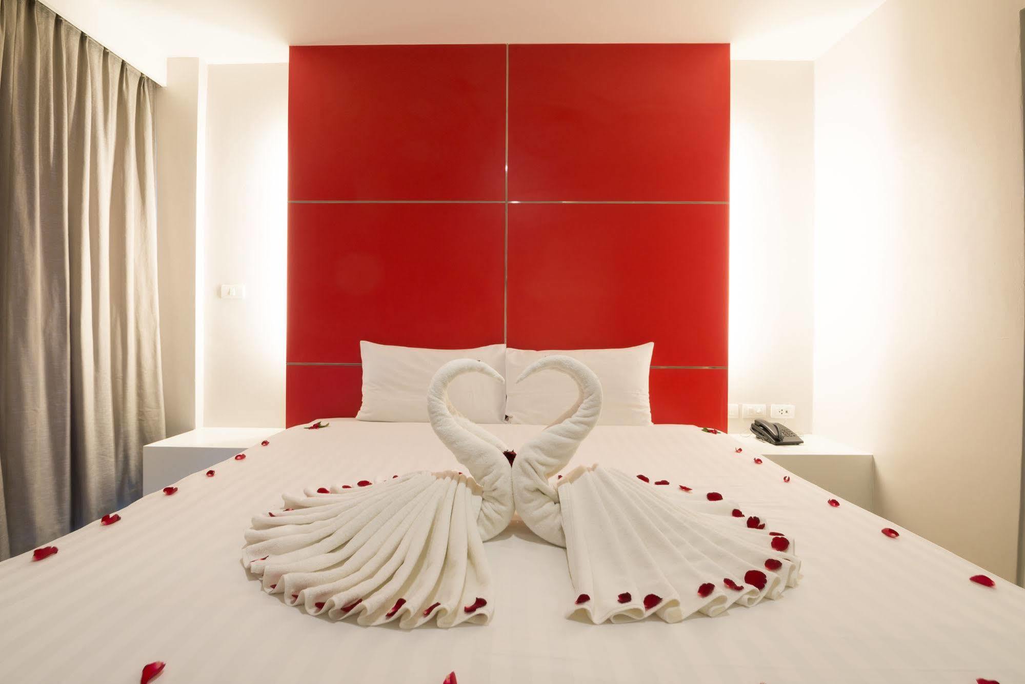 Alfresco Phuket Hotel Patong Dış mekan fotoğraf